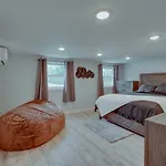 Stylish Harveys Lake Apt - Steps To The Water!